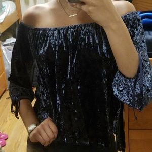 Off the Shoulder Velvet Sleeved Night Out Top